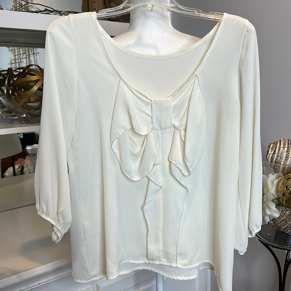 EUC Voll Cream Rear Back Bow Top, M